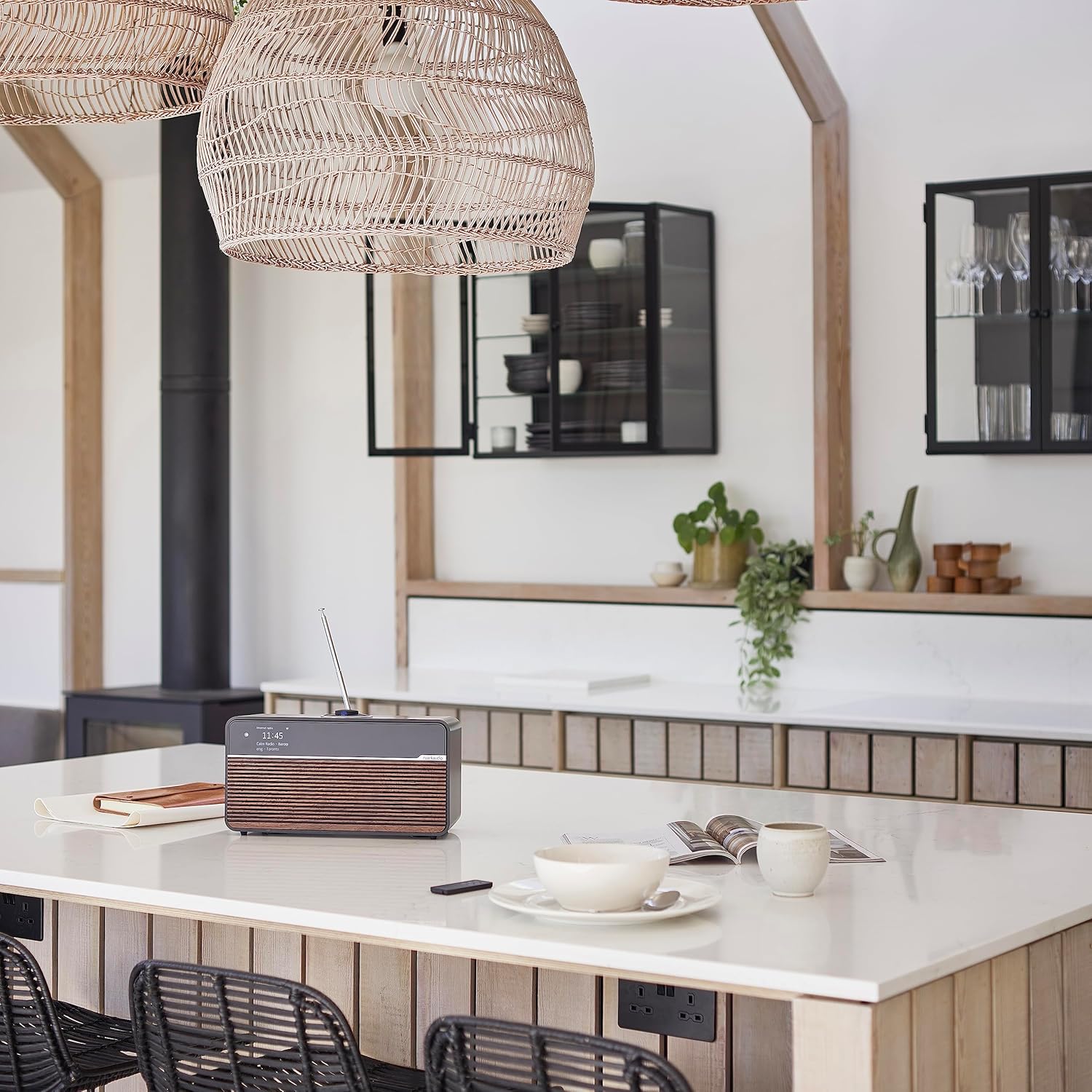 #Color_Espresso lacquer
with Walnut grille