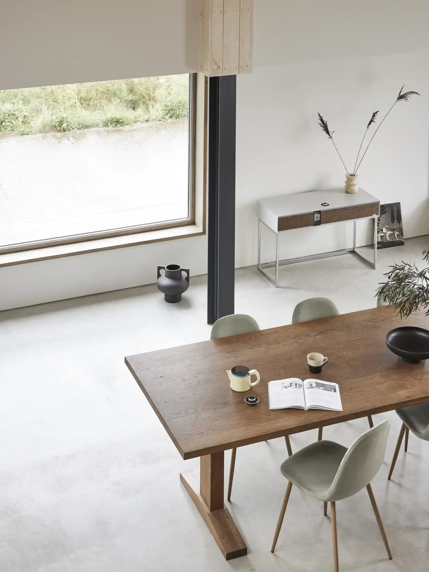 Ruark R810 Hi-Fi Radiogram: Premium Audio & Vintage Design